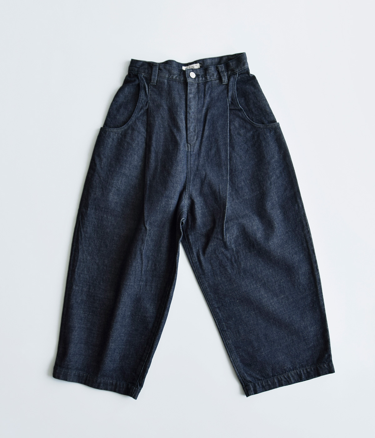 atelier naruse アトリエナルセ コットン デニム タック パンツ atelier naruse アトリエナルセ コットン デニム タック パンツ
