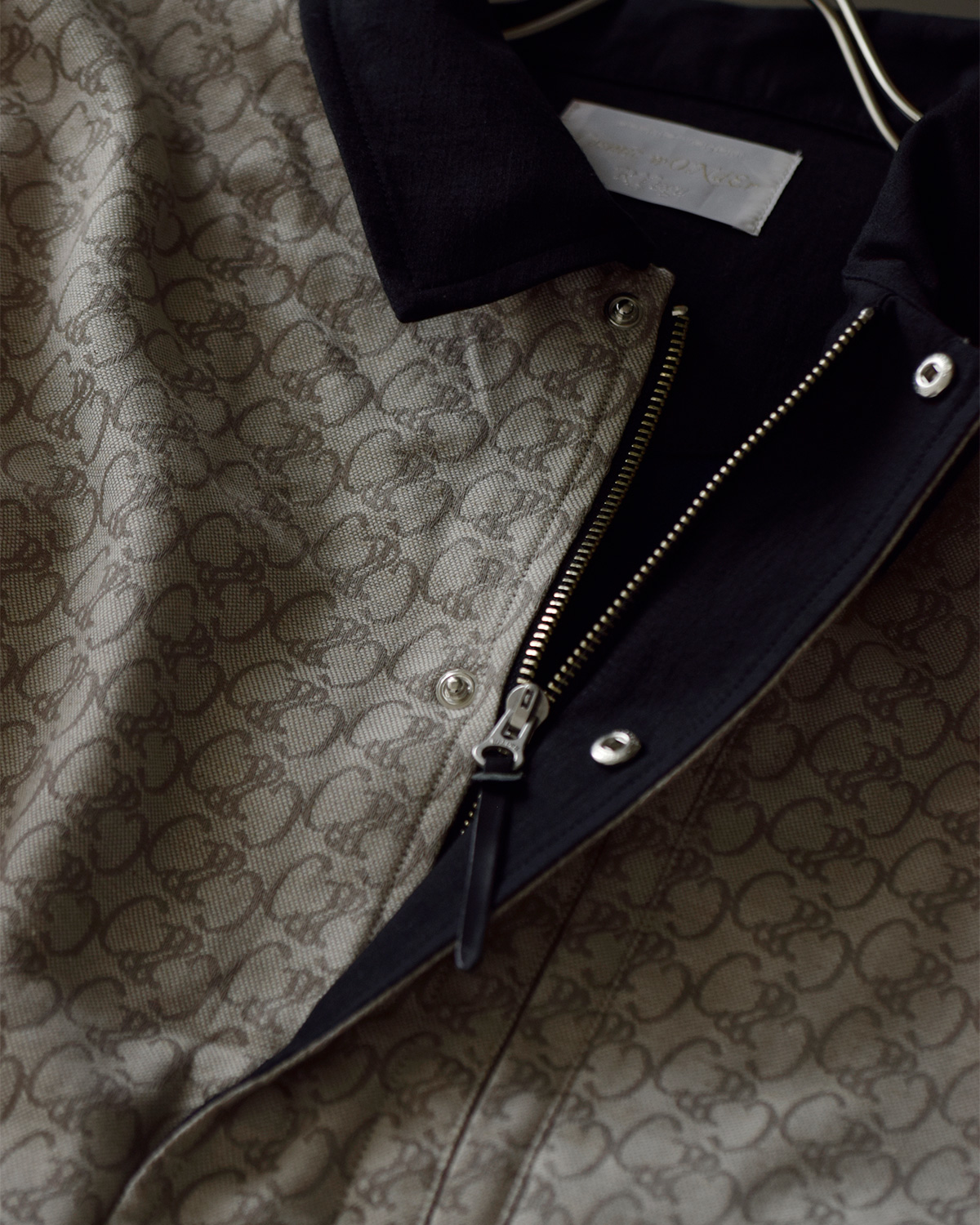 COSMIC WONDER(�R�Y�~�b�N�����_�[)�R�b�g�����l�� �W���K�[�h �t�B�[���h�R�[�g Cw monogram field coat 24cw07008