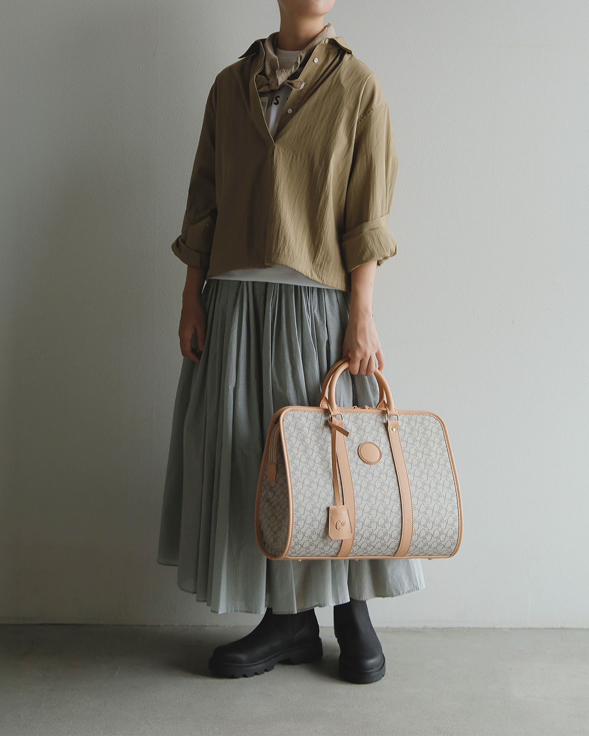 COSMIC WONDER(�R�Y�~�b�N�����_�[)�R�b�g�����l�� �W���K�[�h �g���x���o�b�O Cw monogram travel bag 24cw82073