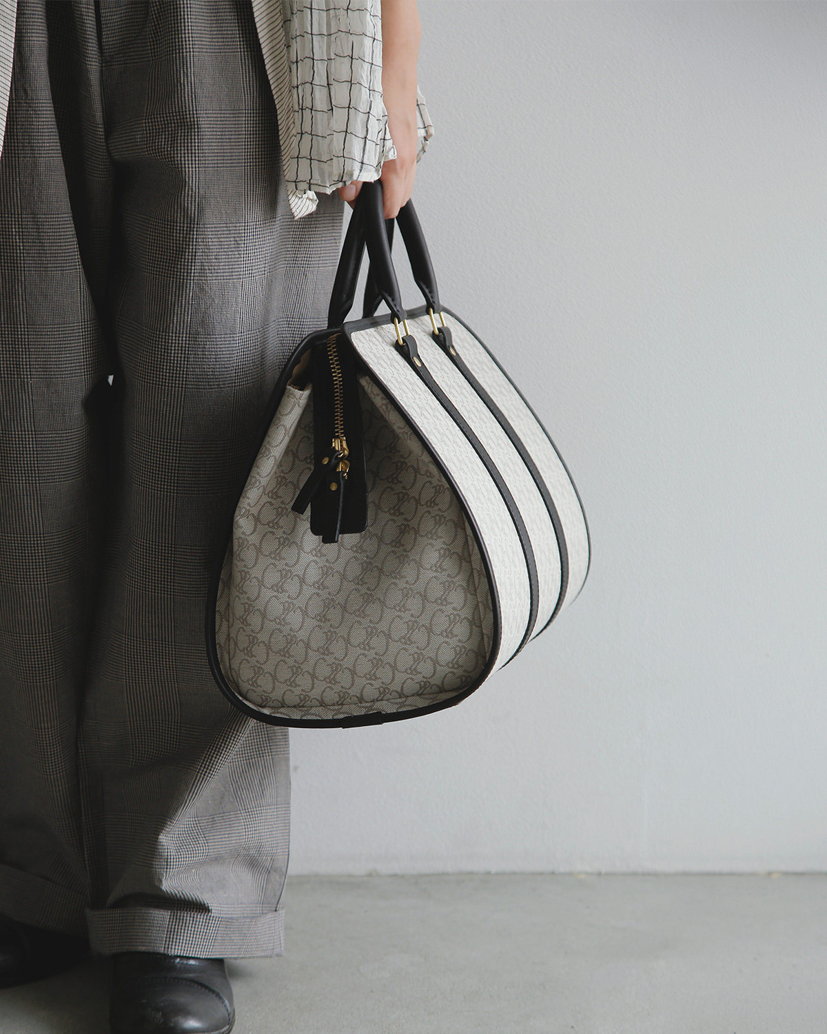 COSMIC WONDER(�R�Y�~�b�N�����_�[)�R�b�g�����l�� �W���K�[�h �g���x���o�b�O Cw monogram travel bag 24cw82073