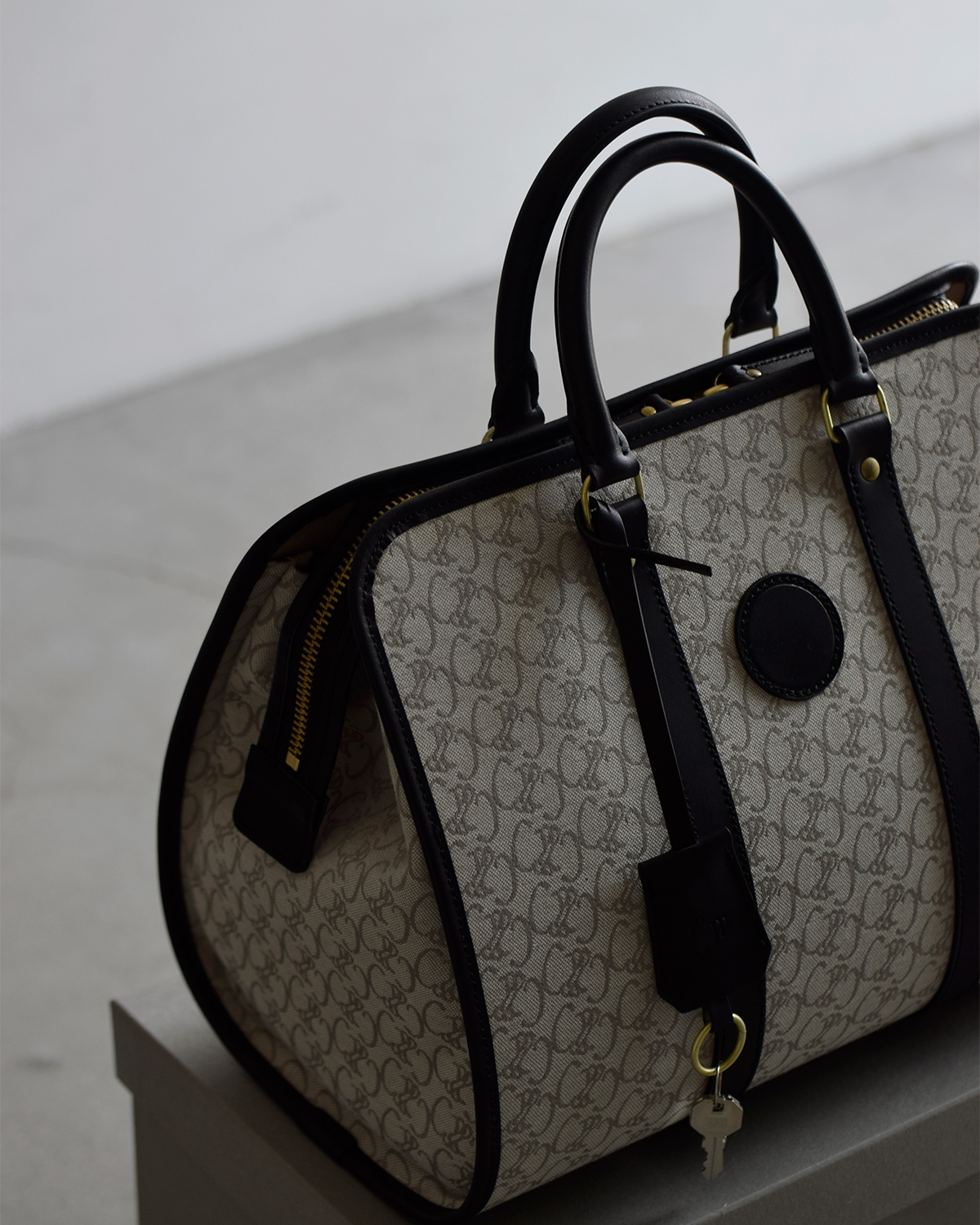 COSMIC WONDER(�R�Y�~�b�N�����_�[)�R�b�g�����l�� �W���K�[�h �g���x���o�b�O Cw monogram travel bag 24cw82073