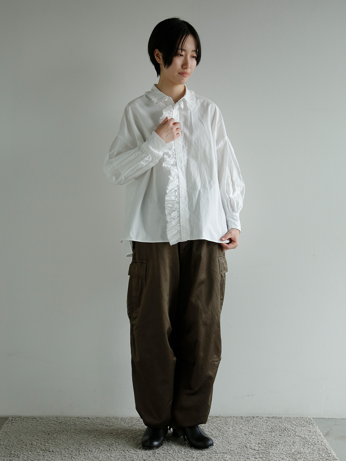TOUJOURS(�g�D�W���[)�R�b�g���g���v�����[���c�C�� �t�������C�h�V���c Bishop Sleeve Ruffle Wide Shirt am45us01