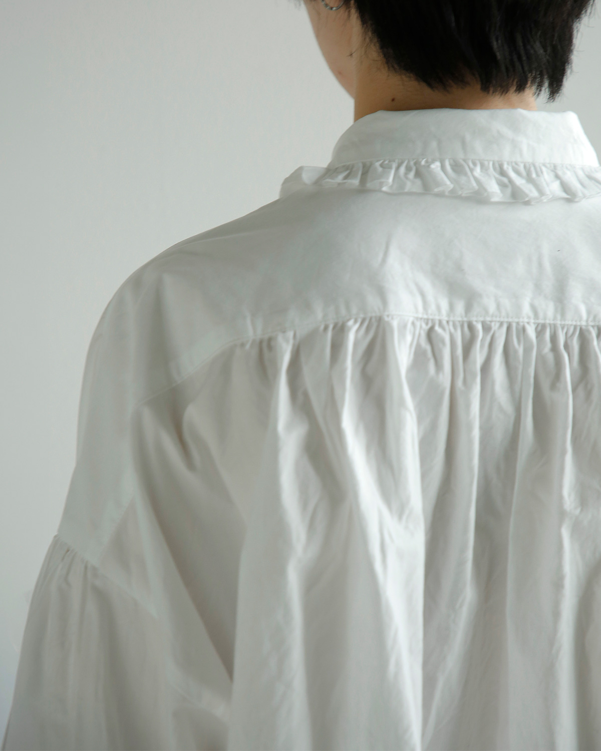 TOUJOURS(�g�D�W���[)�R�b�g���g���v�����[���c�C�� �t�������C�h�V���c Bishop Sleeve Ruffle Wide Shirt am45us01