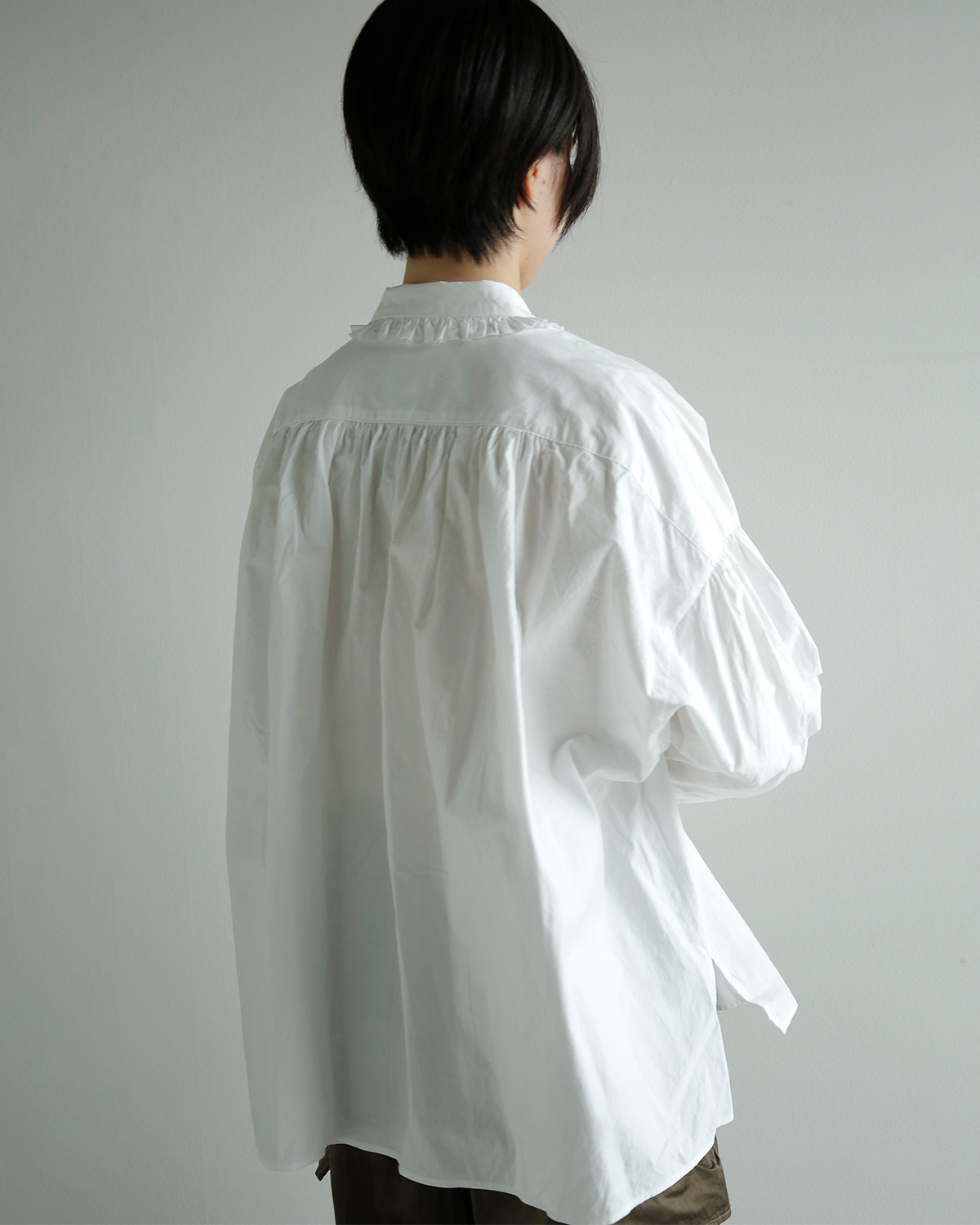 TOUJOURS(�g�D�W���[)�R�b�g���g���v�����[���c�C�� �t�������C�h�V���c Bishop Sleeve Ruffle Wide Shirt am45us01