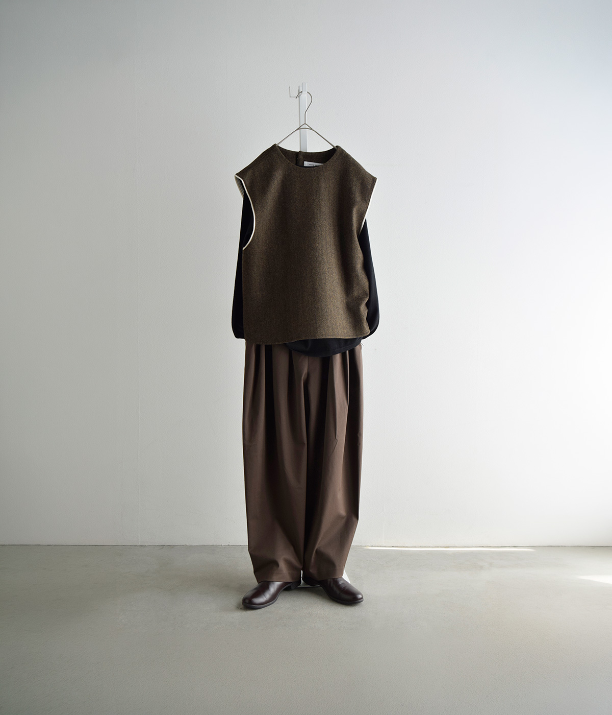 atelier naruse(�A�g���G�i���Z)�u���e�B�b�V���E�[�� �c�C�[�h �o�b�N�{�^�� ���u �x�X�g f02096