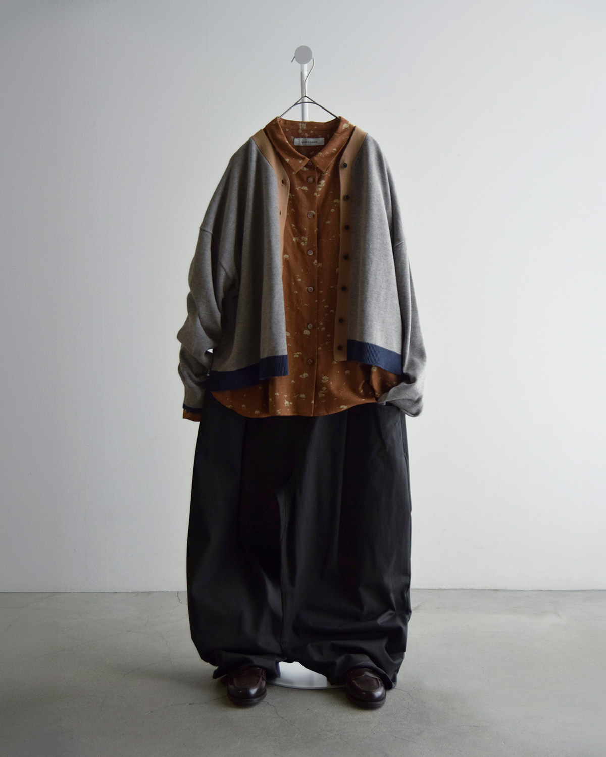 atelier naruse(�A�g���G�i���Z)�R�b�g�����l�� �r�b�O�V���G�b�g�V���c �V���c���N�T h02093