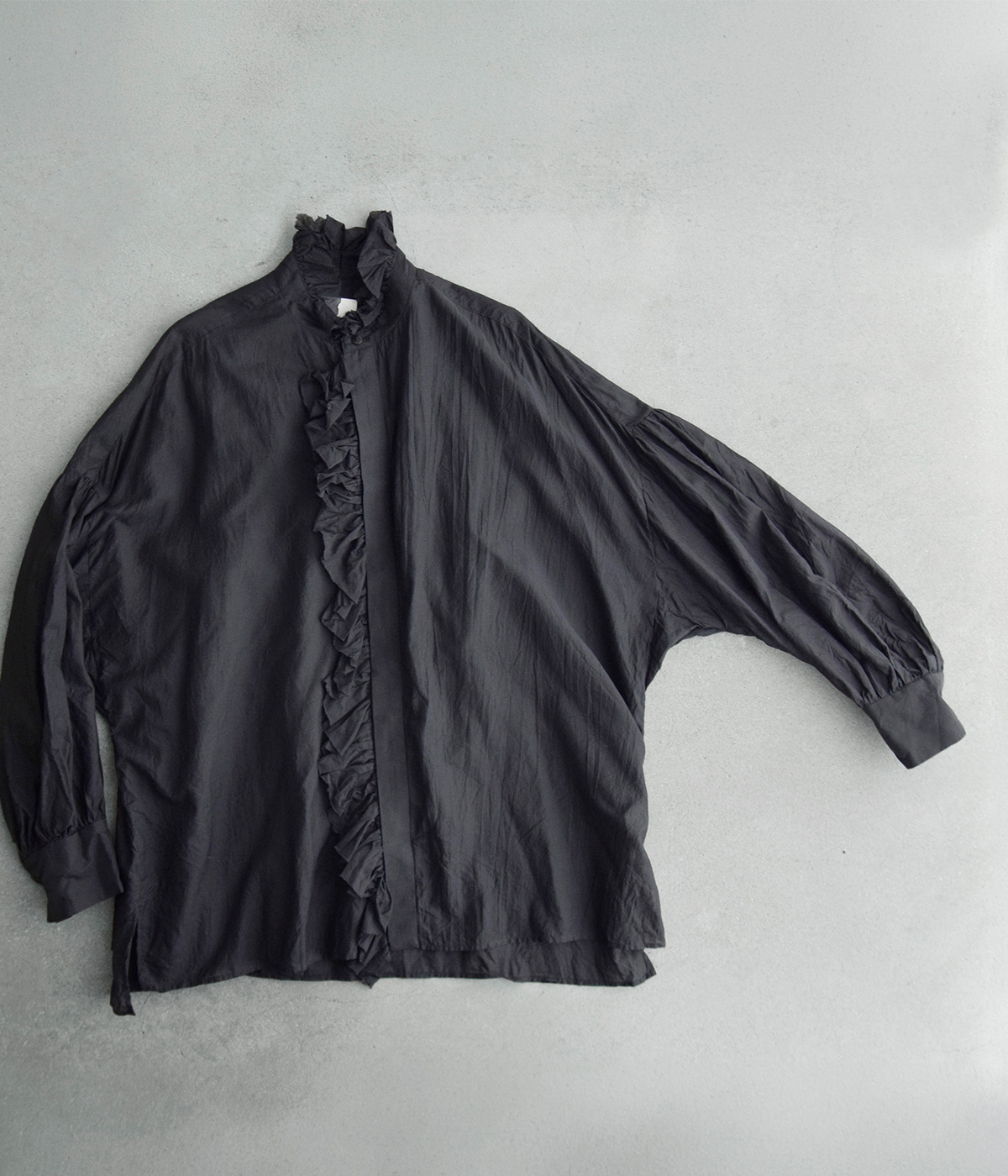 TOUJOURS(�g�D�W���[)�f�B�t�@�����g�J�E���g �R�b�g���V���N �J�f�B �t�����V���c Band Collar Bishop Sleeve Ruffle Shirt jm45fs01