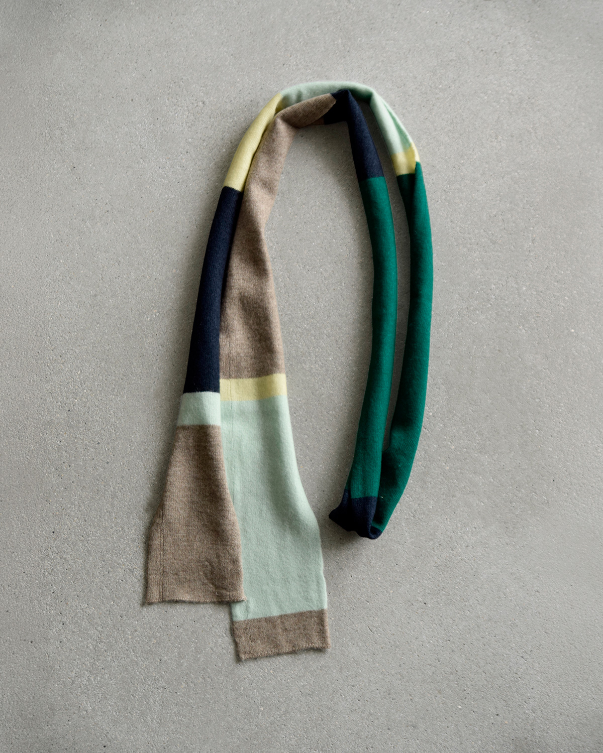 atelier naruse(�A�g���G�i���Z)�}���`�{�[�_�[ �j�b�g �X�J�[�t kt-56