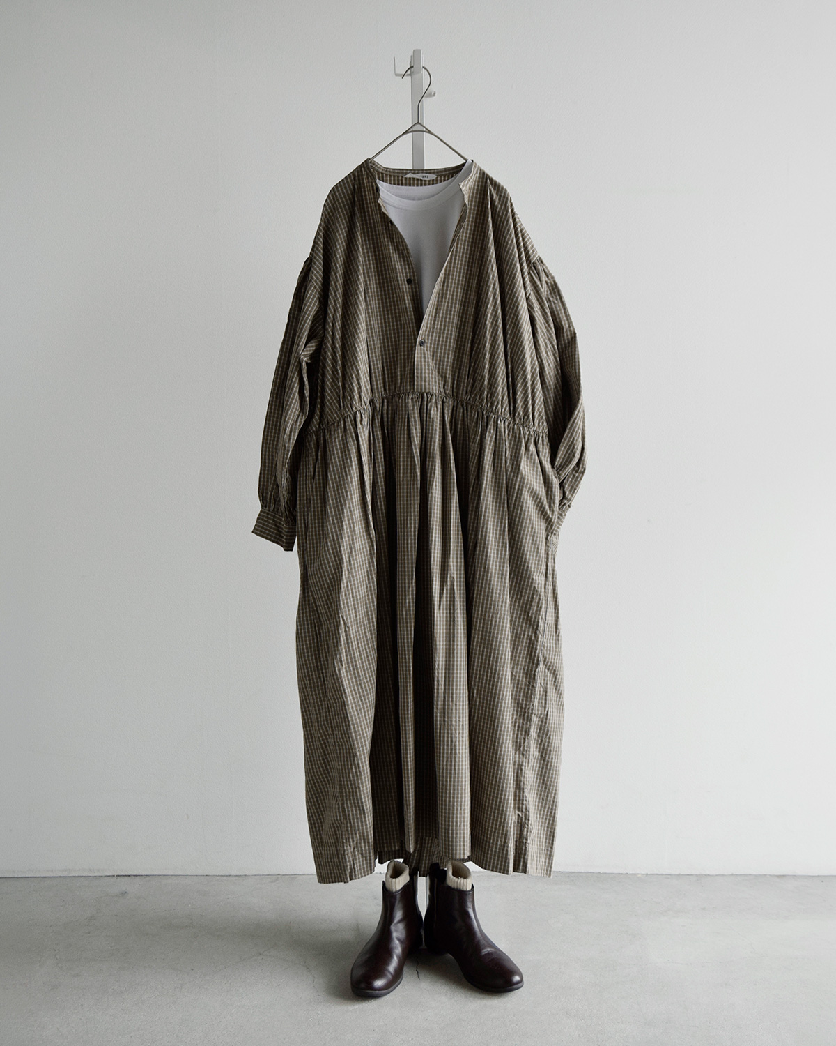 TOUJOURS(�g�D�W���[)�X���[���`�F�b�N �I�[�K�j�b�N�R�b�g�� �����s�[�X Classic Gathered Dress qm45kd04