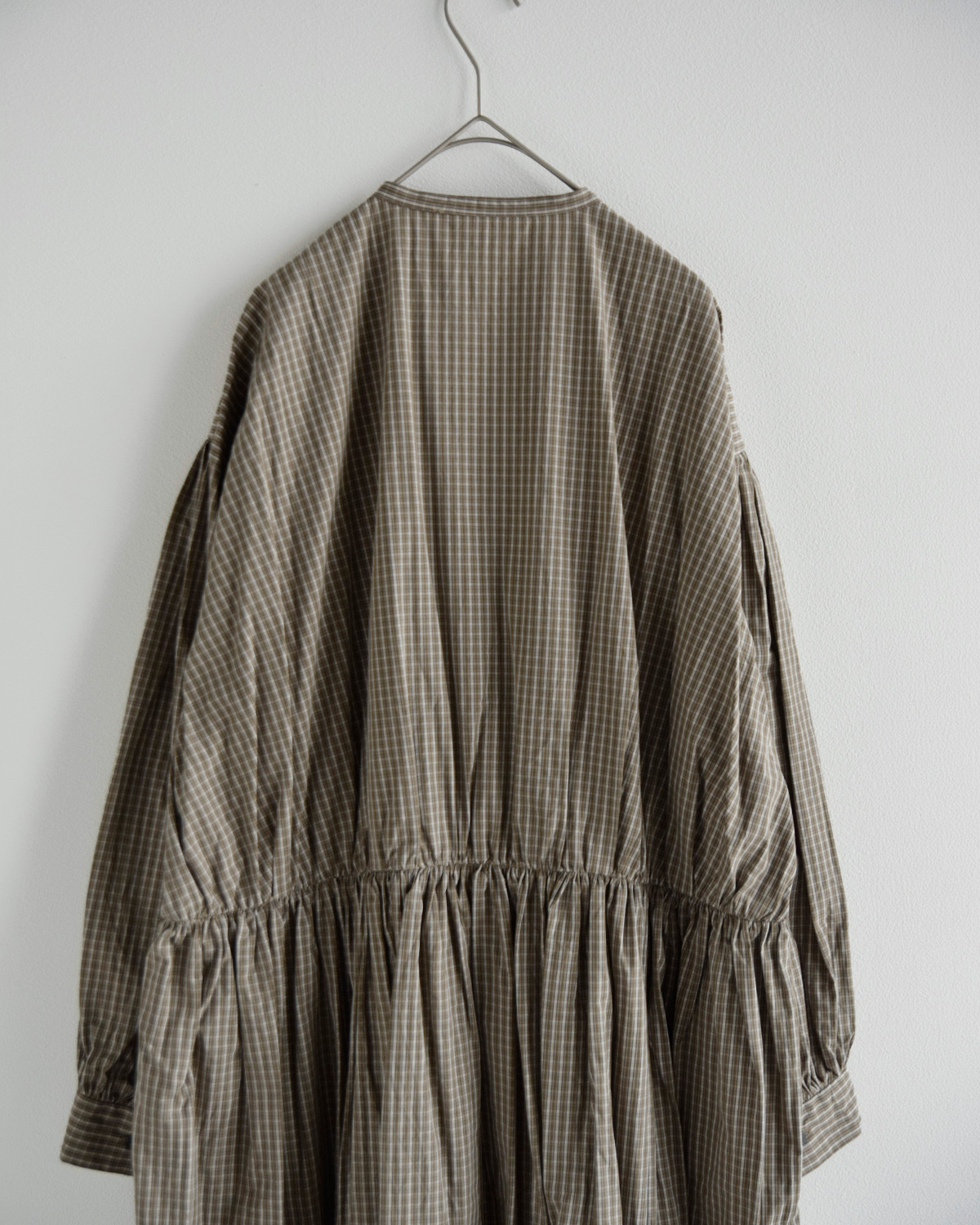 TOUJOURS(�g�D�W���[)�X���[���`�F�b�N �I�[�K�j�b�N�R�b�g�� �����s�[�X Classic Gathered Dress qm45kd04