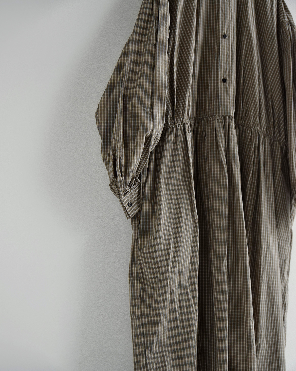 TOUJOURS(�g�D�W���[)�X���[���`�F�b�N �I�[�K�j�b�N�R�b�g�� �����s�[�X Classic Gathered Dress qm45kd04