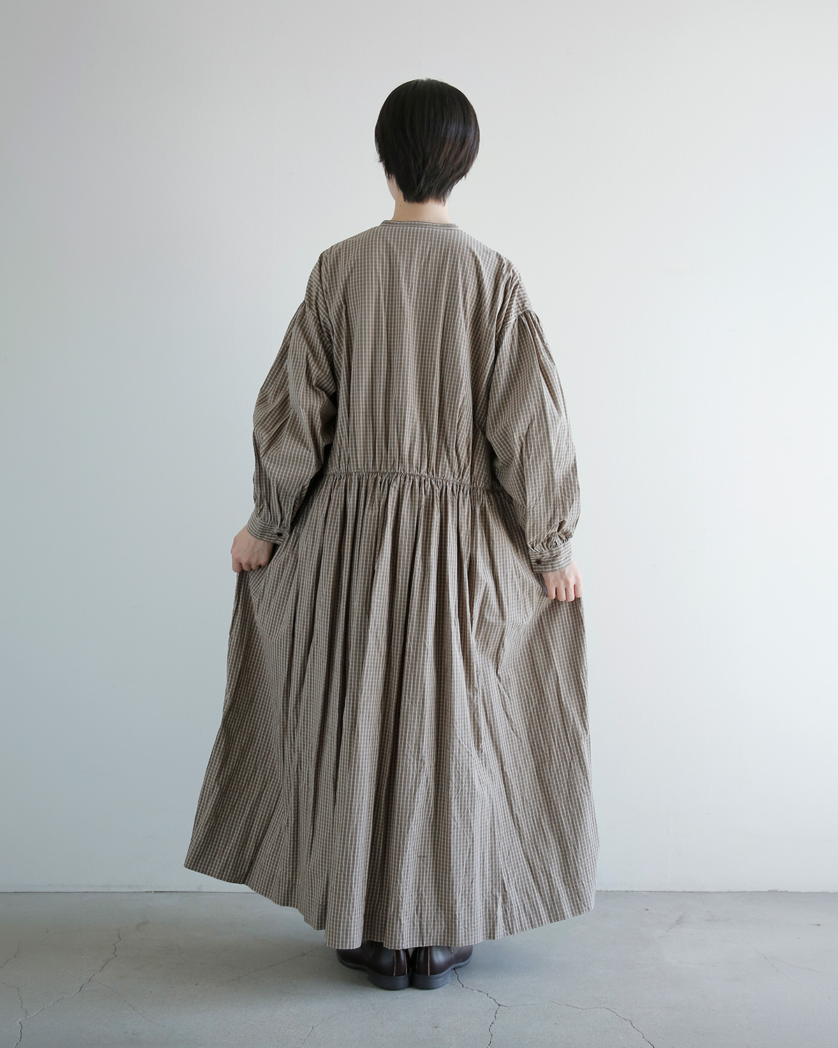 TOUJOURS(�g�D�W���[)�X���[���`�F�b�N �I�[�K�j�b�N�R�b�g�� �����s�[�X Classic Gathered Dress qm45kd04