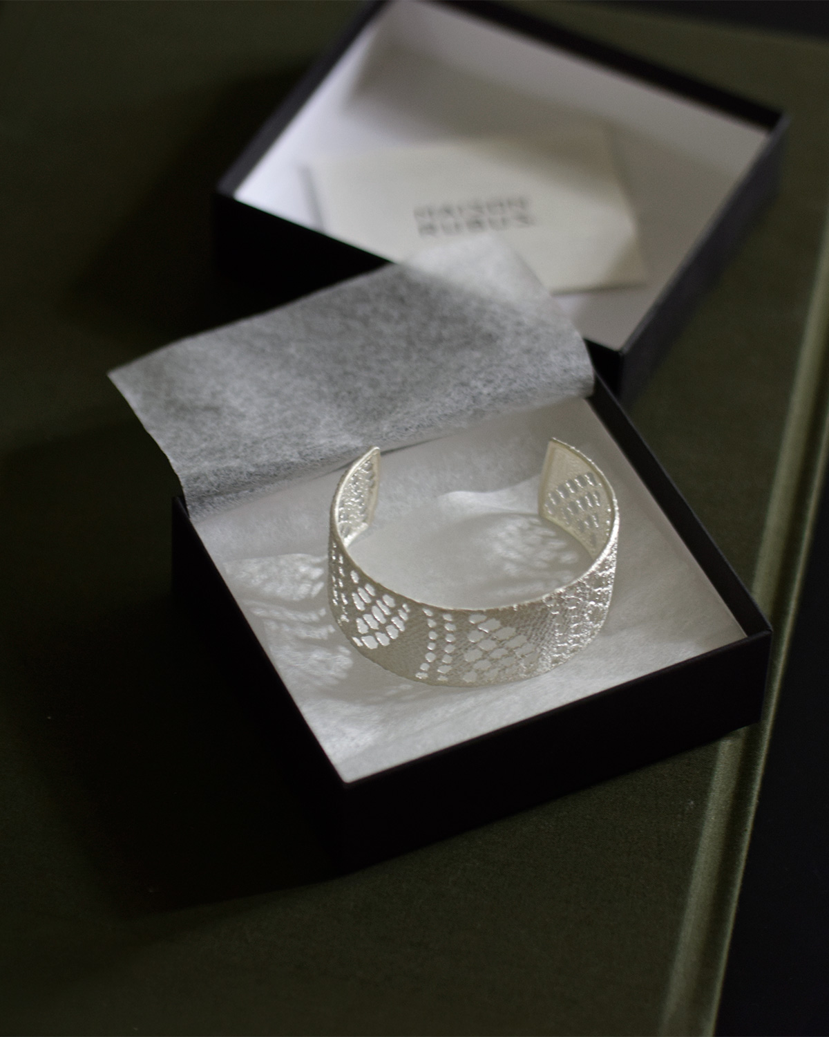 MAISON RUBUS.(���]�����[�o�X)���R���N�V���� �V���o�[ ���[�X �o���O�� 2L �grecollection lace bangle 2L�h re-020