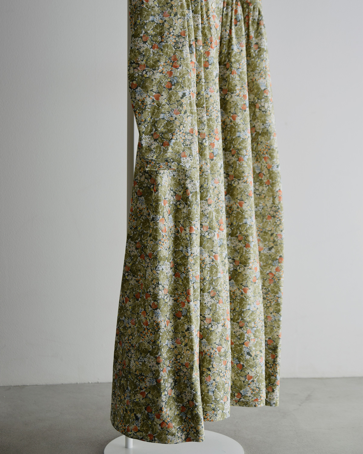 R & D.M.Co-(�I�[���h�}���Y�e�[���[)���C���h�x���[ �t�B�[���h ���[�� �s���^�b�N �h���X WILD BERRY FIELD LAWN PIN TUCK DRESS 7875