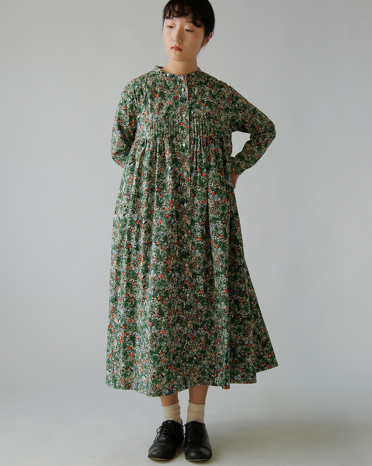 R & D.M.Co-(�I�[���h�}���Y�e�[���[)���C���h�x���[ �t�B�[���h ���[�� �s���^�b�N �h���X WILD BERRY FIELD LAWN PIN TUCK DRESS 7875