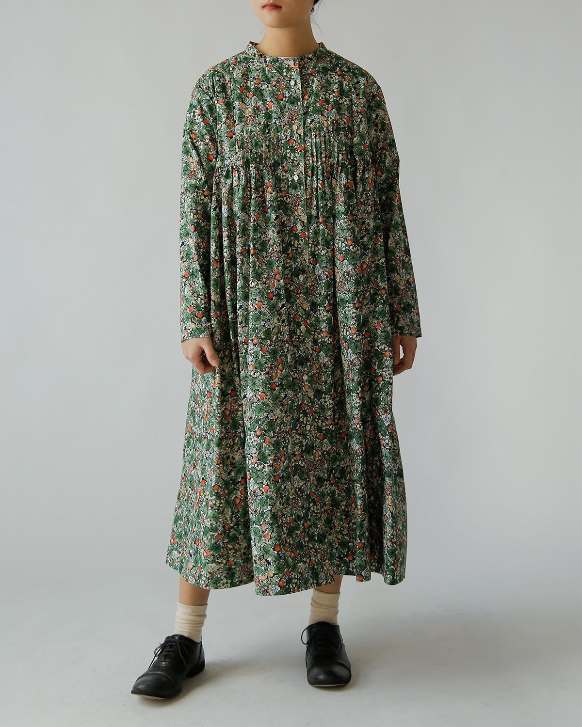 R & D.M.Co-(�I�[���h�}���Y�e�[���[)���C���h�x���[ �t�B�[���h ���[�� �s���^�b�N �h���X WILD BERRY FIELD LAWN PIN TUCK DRESS 7875