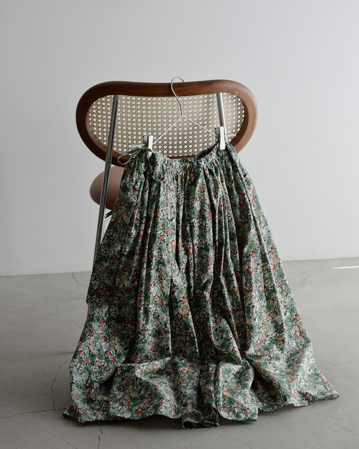 R & D.M.Co-(�I�[���h�}���Y�e�[���[)���C���h�x���[ �t�B�[���h ���[�� �M���U�[ �X�J�[�g WILD BERRY FIELD LAWN GATHER SKIRT 7876