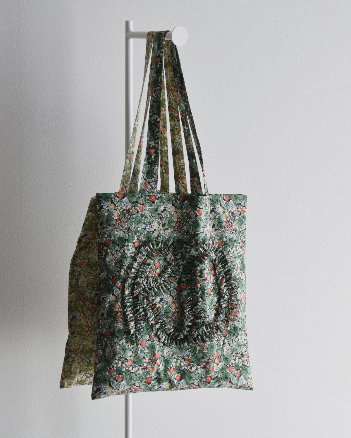 R & D.M.Co-(�I�[���h�}���Y�e�[���[)���C���h�x���[ �t�B�[���h ���[�� �t���� �f�R���[�V���� �g�[�g �o�b�O W.B.F LAWN FRILL DECORATION TOTE BAG 7884