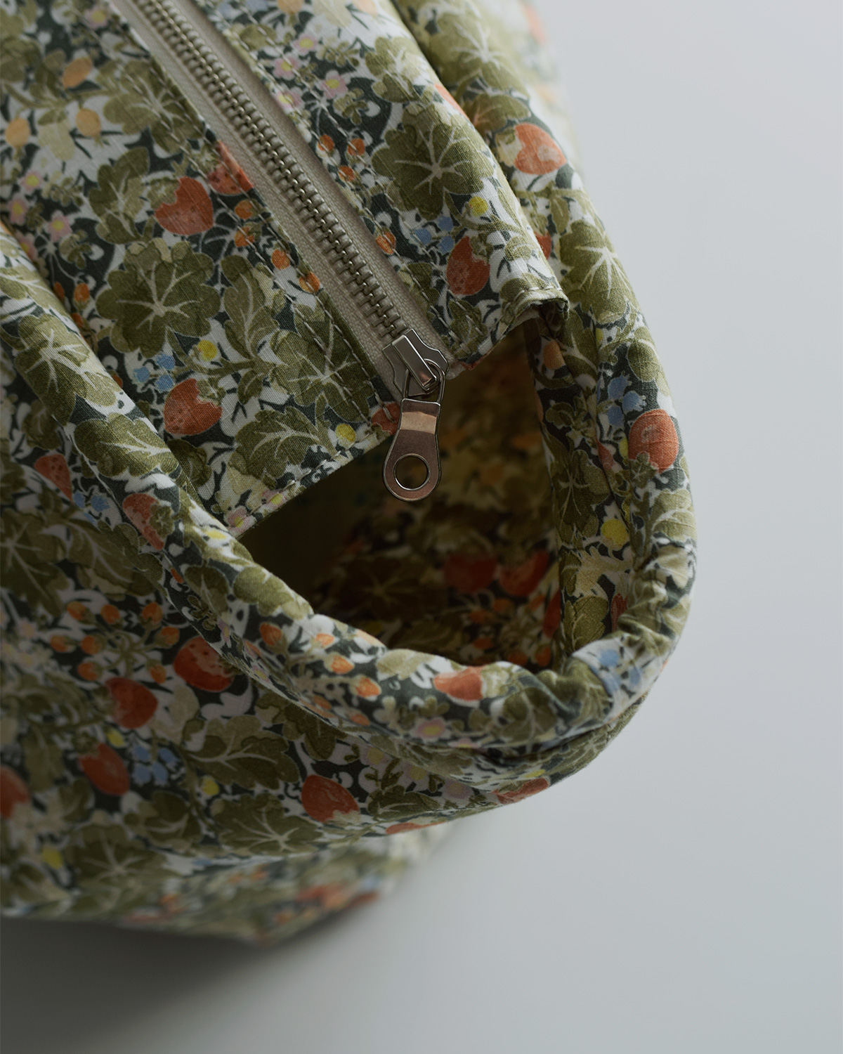 R & D.M.Co-(�I�[���h�}���Y�e�[���[)���C���h�x���[ �t�B�[���h ���b�v�X�g�b�v �t�@�X�i�[�t�� �}���V�F �o�b�O L W.B.F RIPSTOP MARCHE BAG L 7894