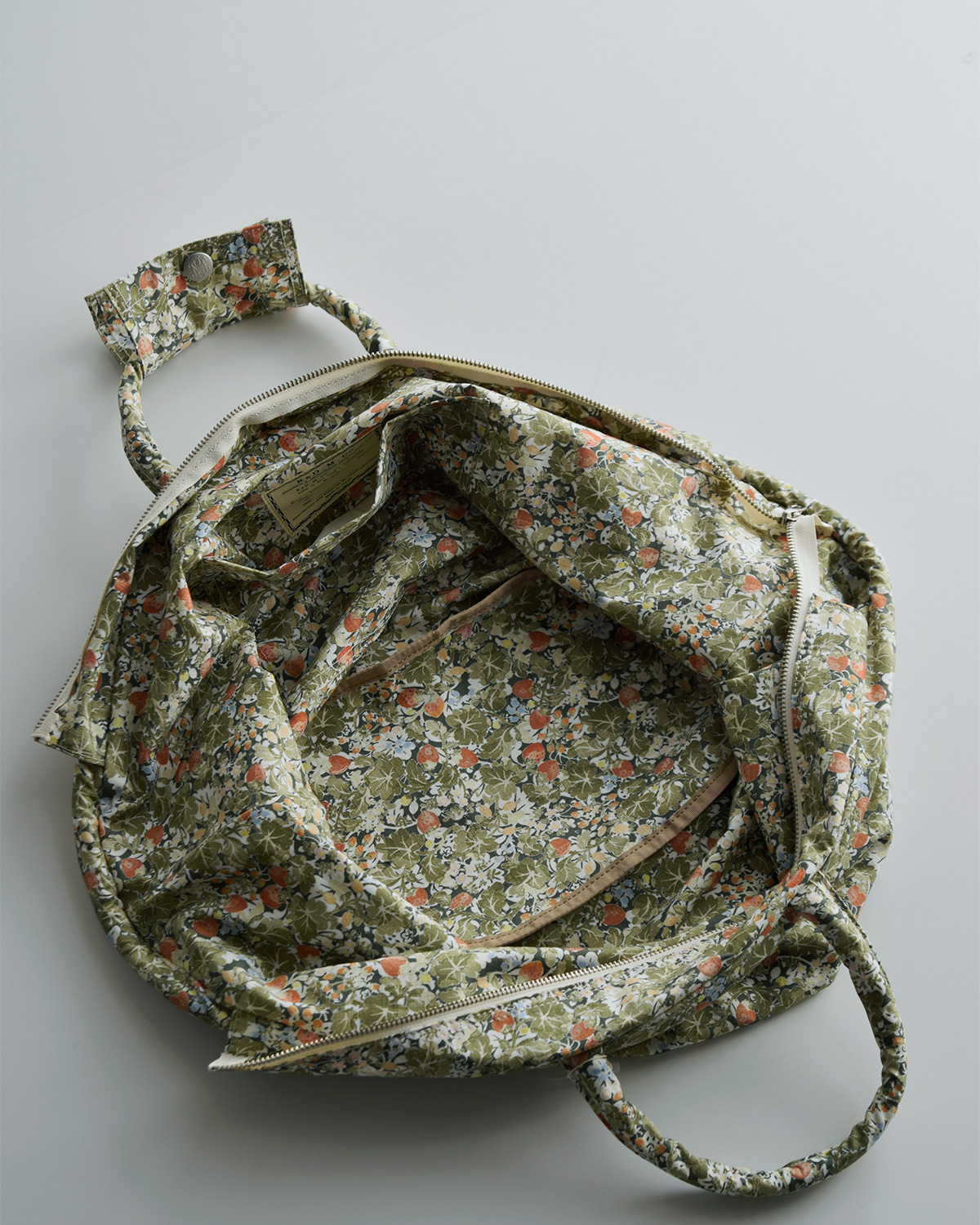 R & D.M.Co-(�I�[���h�}���Y�e�[���[)���C���h�x���[ �t�B�[���h ���b�v�X�g�b�v �t�@�X�i�[�t�� �}���V�F �o�b�O L W.B.F RIPSTOP MARCHE BAG L 7894