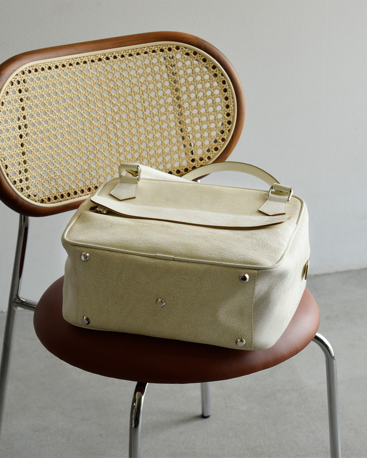 R & D.M.Co-(�I�[���h�}���Y�e�[���[)�N���b�L���O �J�E���U�[ �{�X�g���o�b�O CRACKING LEATHER BOSTON BAG 7905