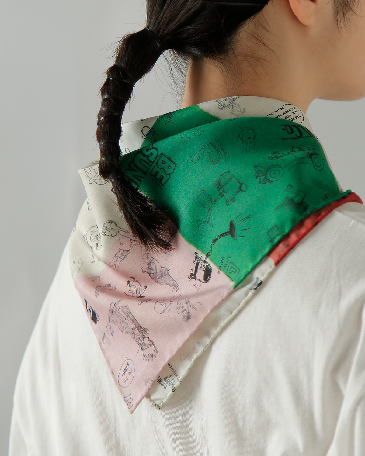 R & D.M.Co-(�I�[���h�}���Y�e�[���[)�V���N ���U�C�N �O���t�B�e�B �X�J�[�t MOSAIC GRAFFITI SCARF 7966