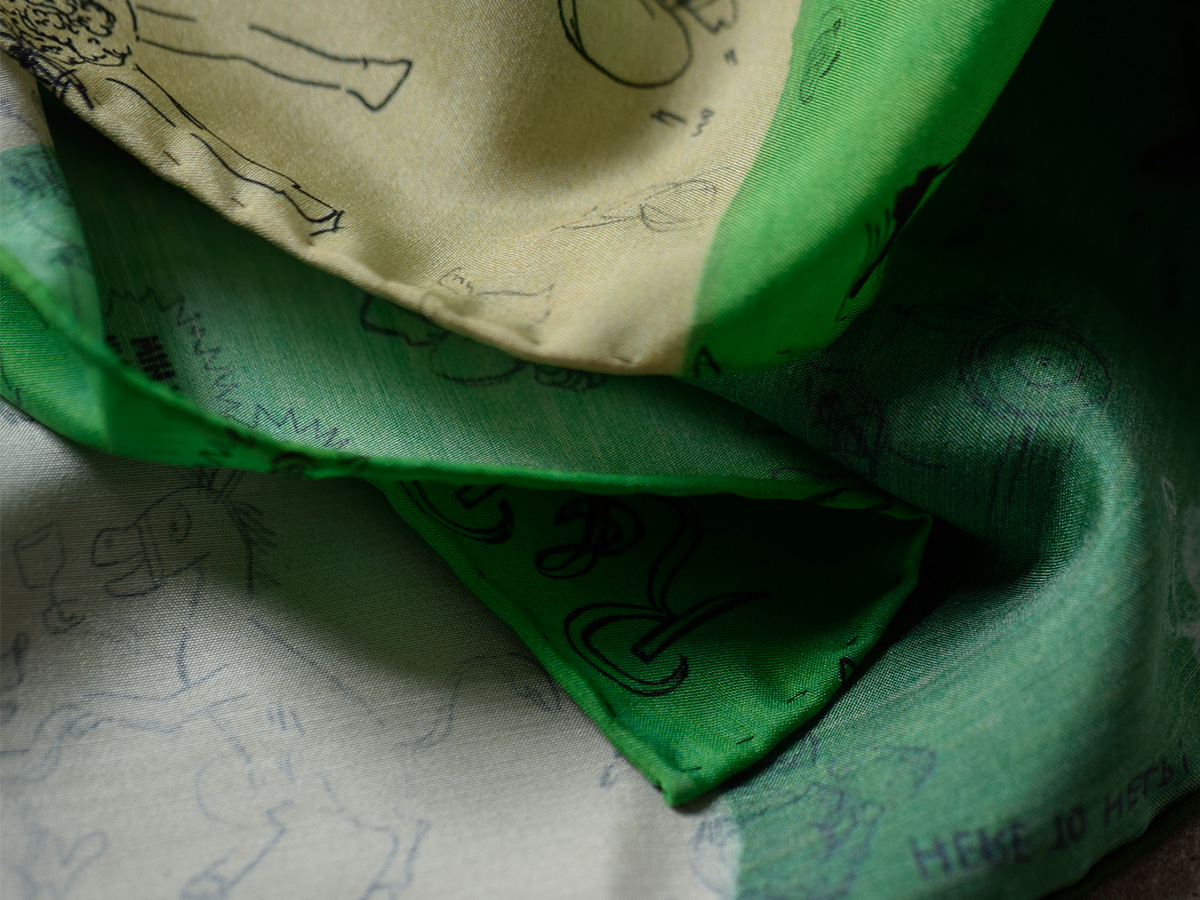 R & D.M.Co-(�I�[���h�}���Y�e�[���[)�V���N ���U�C�N �O���t�B�e�B �X�J�[�t MOSAIC GRAFFITI SCARF 7966