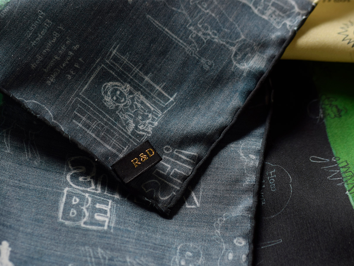 R & D.M.Co-(�I�[���h�}���Y�e�[���[)�V���N ���U�C�N �O���t�B�e�B �X�J�[�t MOSAIC GRAFFITI SCARF 7966