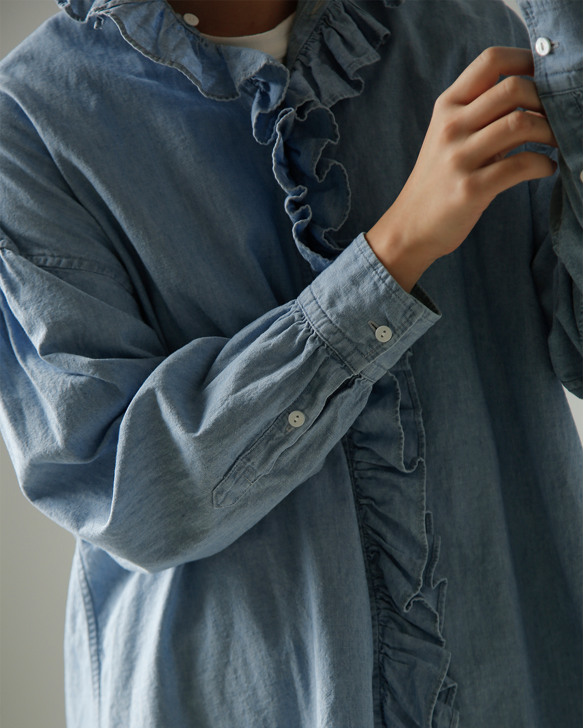 TOUJOURS(�g�D�W���[)�t�F�[�h���H�R�b�g���V�����u���[ �V���c �gRuffle Shirt�h hm44ds03