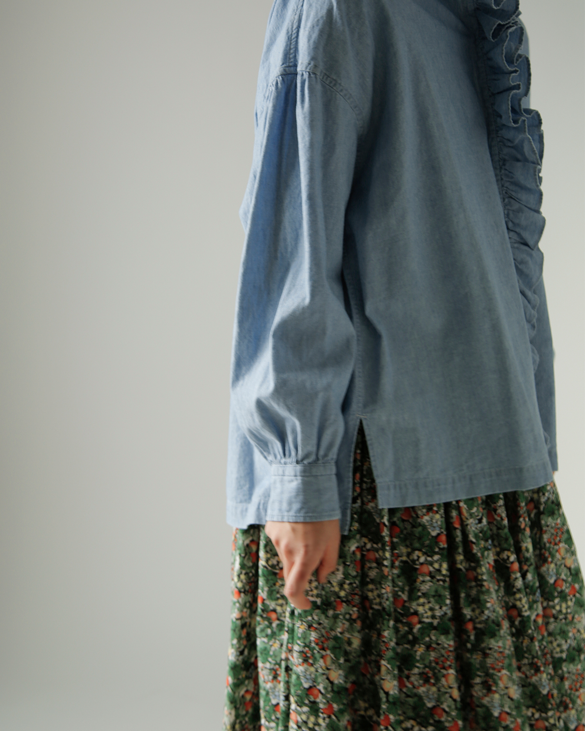 TOUJOURS(�g�D�W���[)�t�F�[�h���H�R�b�g���V�����u���[ �V���c �gRuffle Shirt�h hm44ds03