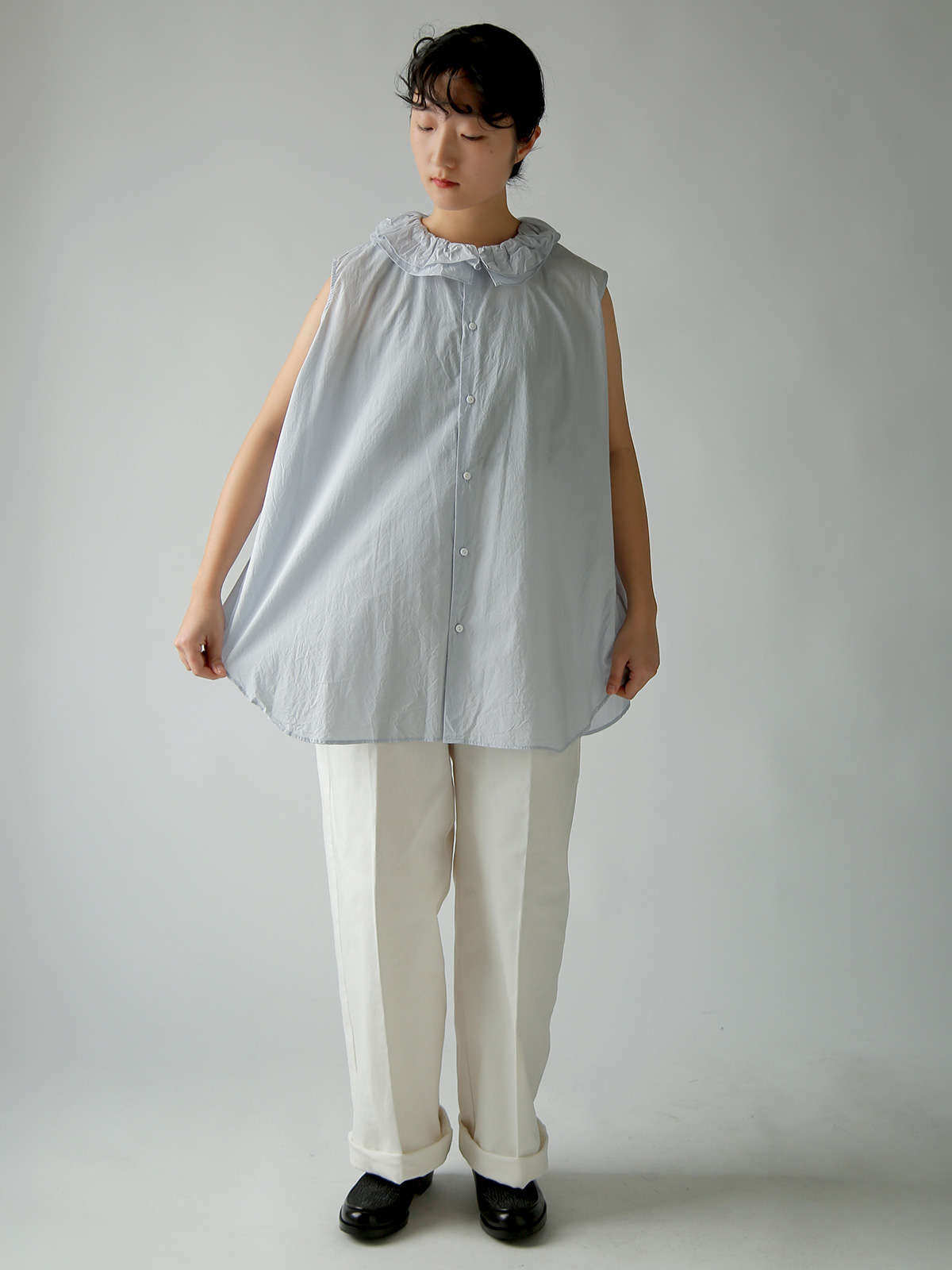 TOUJOURS(�g�D�W���[)�t�@�C�����[���R�b�g�� ���b�t���J���[ �X���[�u���X �V���c �gRuffle Collar Sleeveless Shirt�h mm44hs02