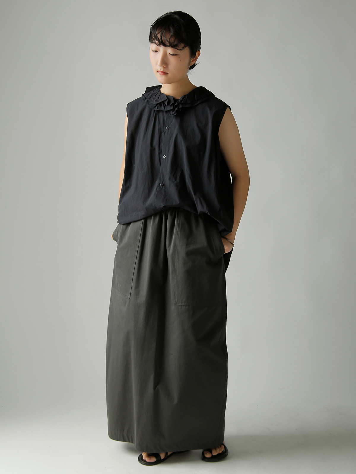 TOUJOURS(�g�D�W���[)�t�@�C�����[���R�b�g�� ���b�t���J���[ �X���[�u���X �V���c �gRuffle Collar Sleeveless Shirt�h mm44hs02