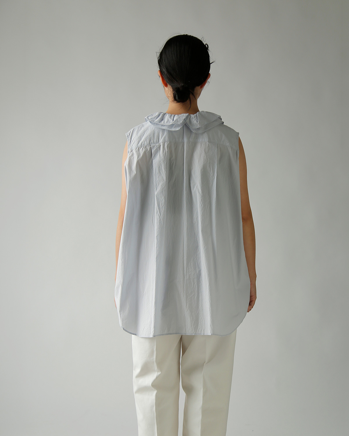 TOUJOURS(�g�D�W���[)�t�@�C�����[���R�b�g�� ���b�t���J���[ �X���[�u���X �V���c �gRuffle Collar Sleeveless Shirt�h mm44hs02