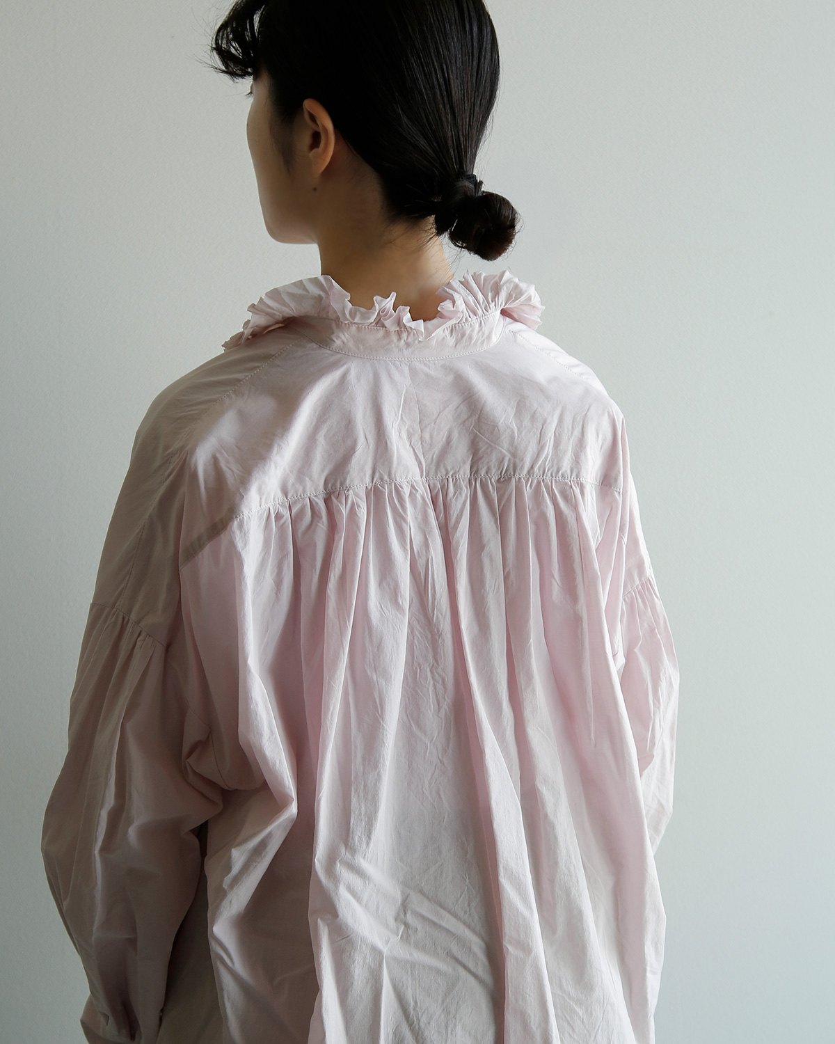 TOUJOURS(�g�D�W���[)�X�[�p�[�t�@�C���J�E���g�R�b�g�� �V���c �gBand Collar Bishop Sleeve Ruffle Shirt�h mm44ms01