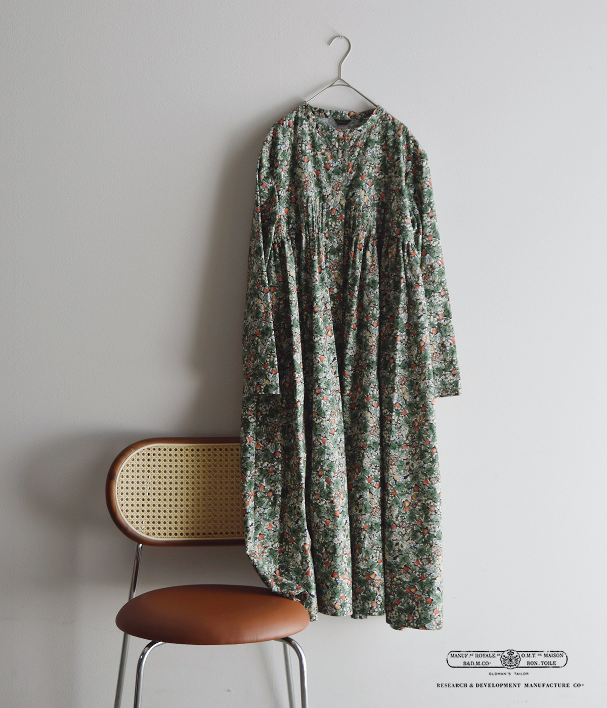 R & D.M.Co-(�I�[���h�}���Y�e�[���[)���C���h�x���[ �t�B�[���h ���[�� �s���^�b�N �h���X WILD BERRY FIELD LAWN PIN TUCK DRESS 7875