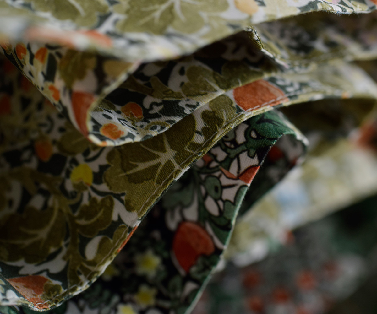 R & D.M.Co-(�I�[���h�}���Y�e�[���[)���C���h�x���[ �t�B�[���h ���[�� �s���^�b�N �h���X WILD BERRY FIELD LAWN PIN TUCK DRESS 7875