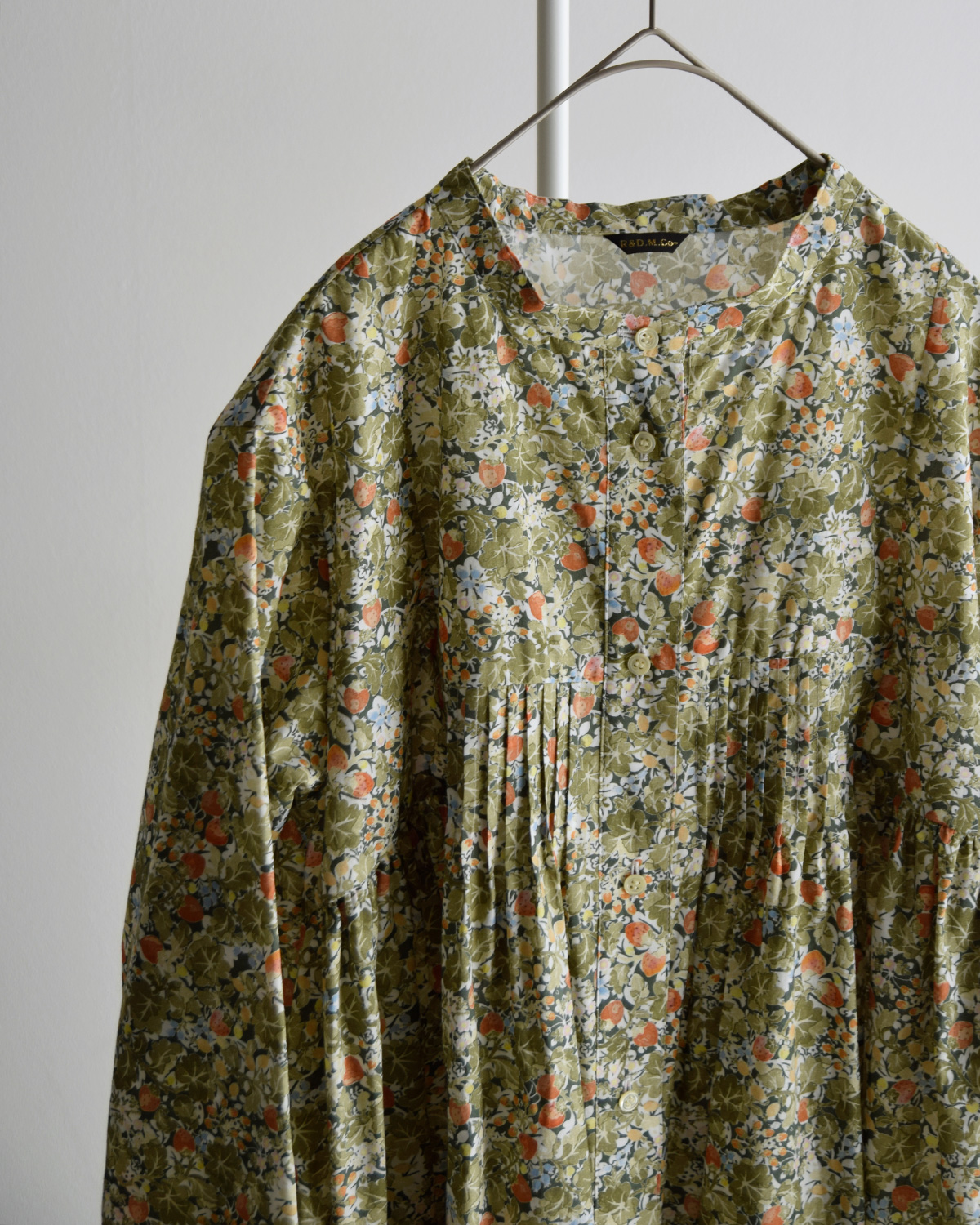 R & D.M.Co-(�I�[���h�}���Y�e�[���[)���C���h�x���[ �t�B�[���h ���[�� �s���^�b�N �h���X WILD BERRY FIELD LAWN PIN TUCK DRESS 7875