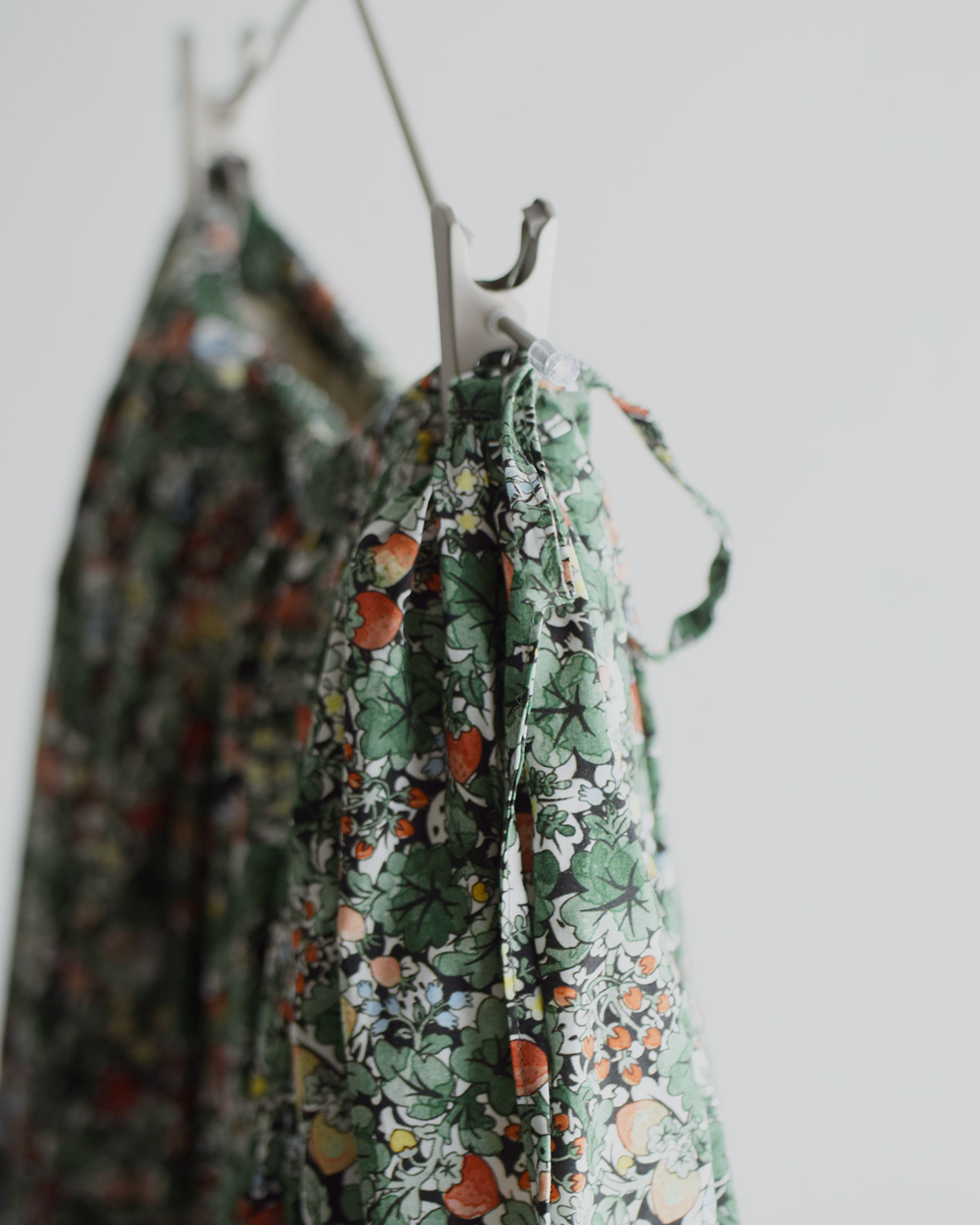 R & D.M.Co-(�I�[���h�}���Y�e�[���[)���C���h�x���[ �t�B�[���h ���[�� �M���U�[ �X�J�[�g WILD BERRY FIELD LAWN GATHER SKIRT 7876