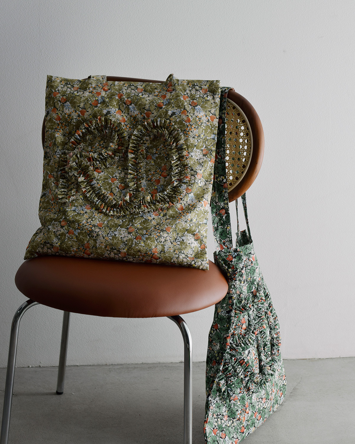 R & D.M.Co-(�I�[���h�}���Y�e�[���[)���C���h�x���[ �t�B�[���h ���[�� �t���� �f�R���[�V���� �g�[�g �o�b�O W.B.F LAWN FRILL DECORATION TOTE BAG 7884