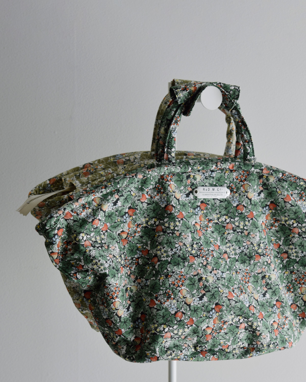 R & D.M.Co-(�I�[���h�}���Y�e�[���[)���C���h�x���[ �t�B�[���h ���b�v�X�g�b�v �t�@�X�i�[�t�� �}���V�F �o�b�O L W.B.F RIPSTOP MARCHE BAG L 7894