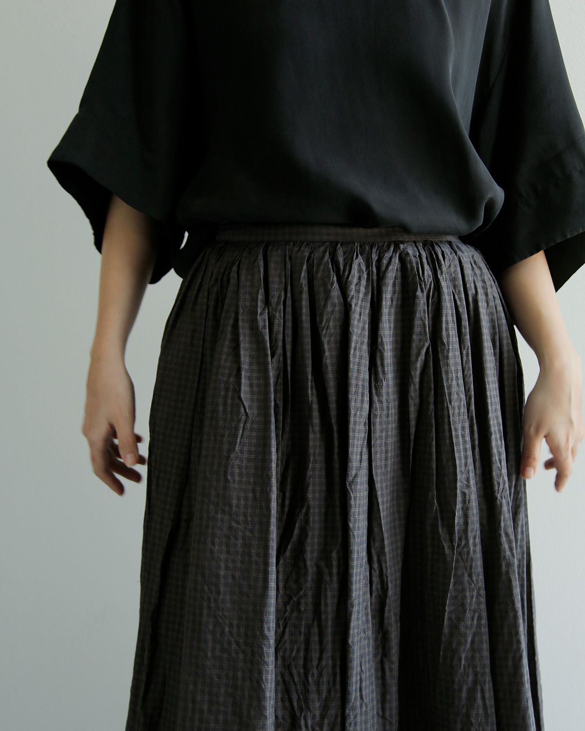 TOUJOURS(�g�D�W���[)�R�b�g���V���N �^�b�^�\�[���`�F�b�N �X�J�[�g �gRandom Pleated Maxi Skirt�h qm44gk03