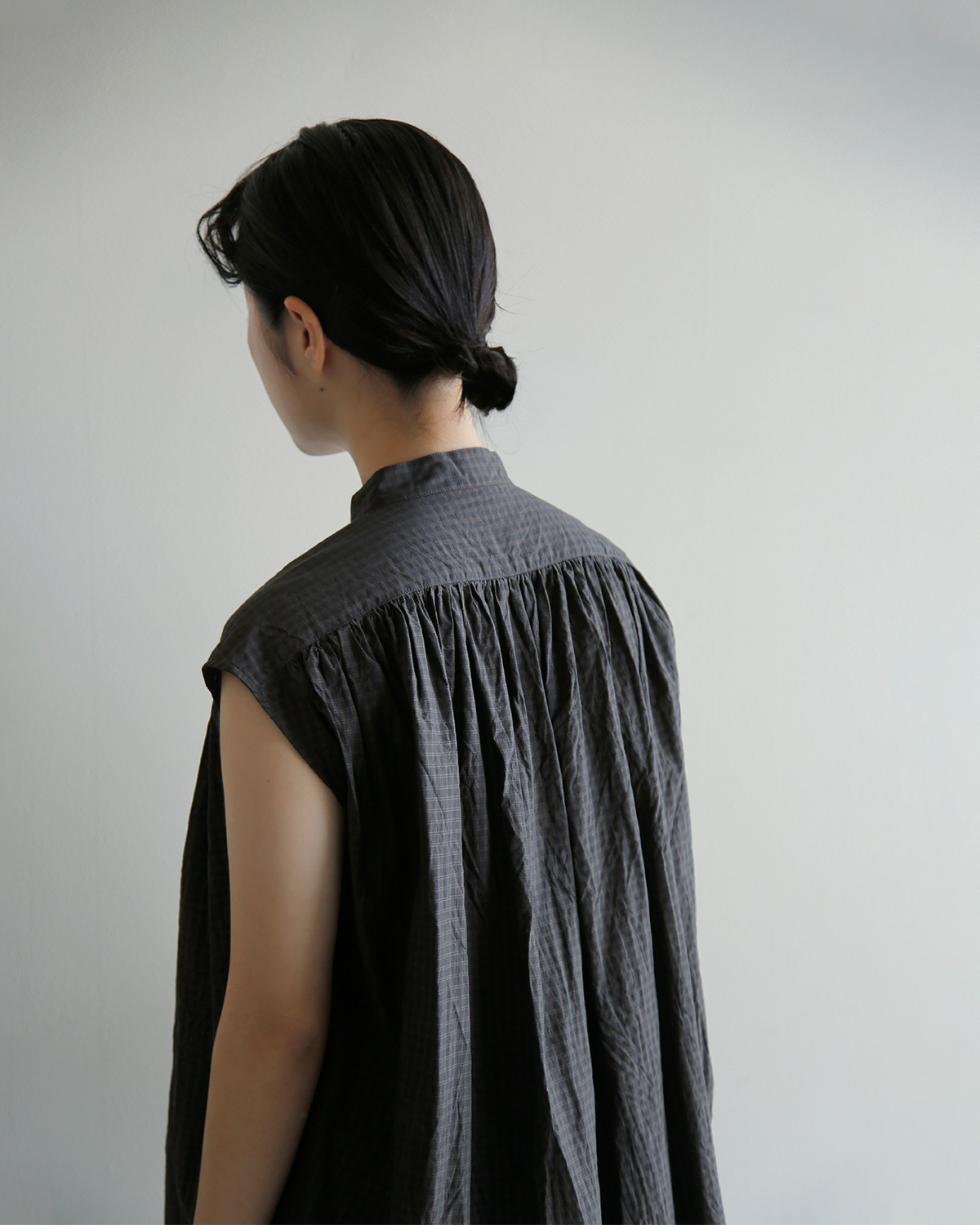 TOUJOURS(�g�D�W���[)�R�b�g���V���N �^�b�^�\�[���`�F�b�N �V���c �gPleated Sleeveless Long Shirt�h qm44gs02