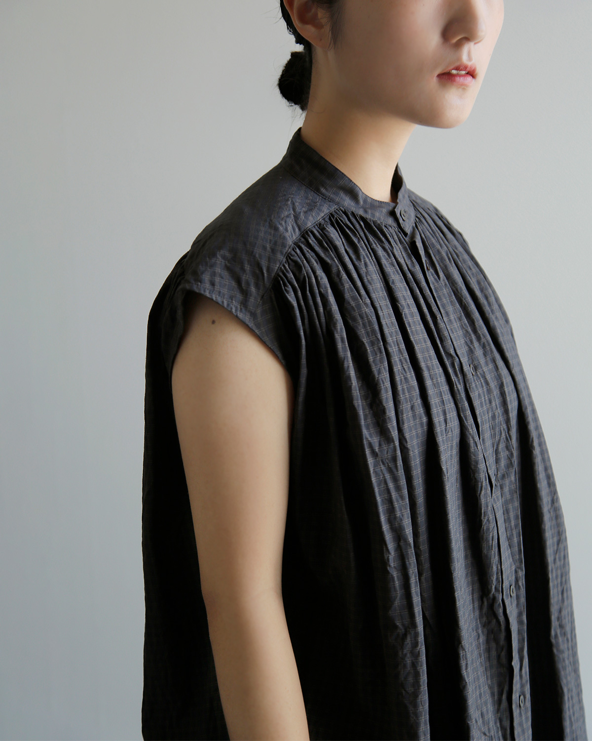 TOUJOURS(�g�D�W���[)�R�b�g���V���N �^�b�^�\�[���`�F�b�N �V���c �gPleated Sleeveless Long Shirt�h qm44gs02