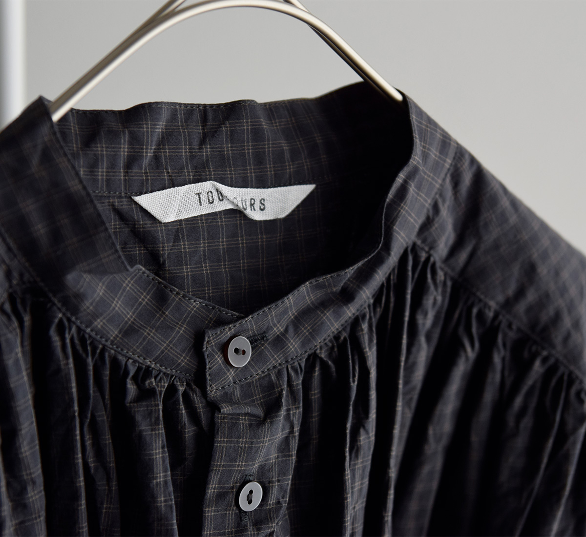 TOUJOURS(�g�D�W���[)�R�b�g���V���N �^�b�^�\�[���`�F�b�N �V���c �gPleated Sleeveless Long Shirt�h qm44gs02