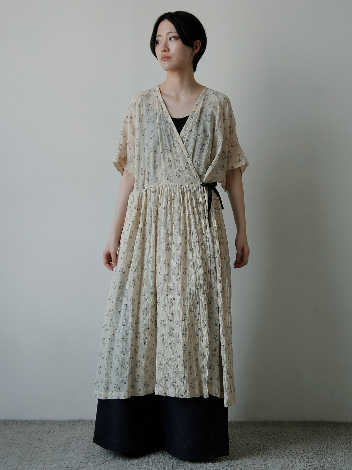 TOUJOURS(�g�D�W���[)�t�@�C���R�b�g���K�[�[ �s�O�����g�t���[�����v�����g �h���X �gHalf Sleeve Pleated Cache-coeur Dress�h tm44ld05