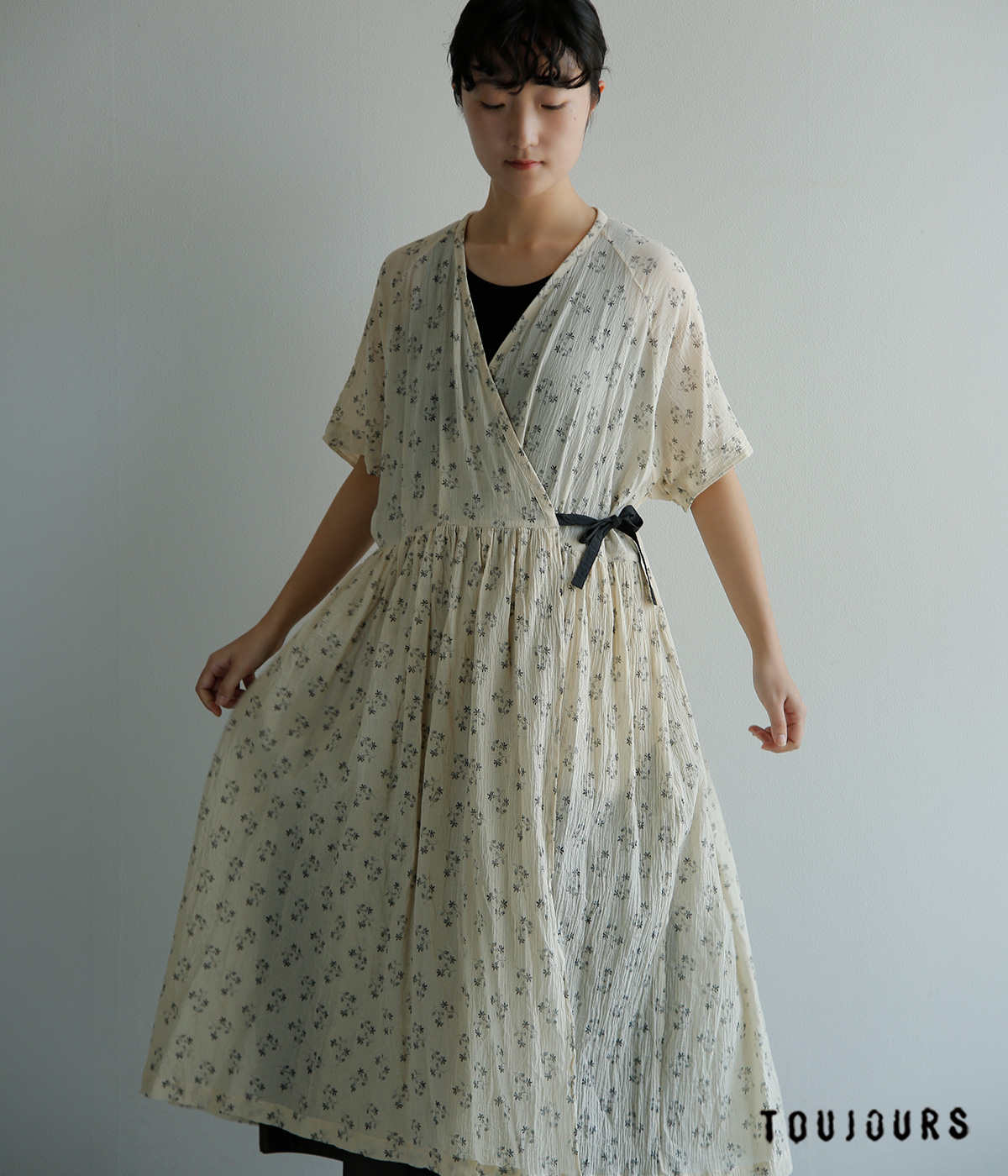 TOUJOURS(�g�D�W���[)�t�@�C���R�b�g���K�[�[ �s�O�����g�t���[�����v�����g �h���X �gHalf Sleeve Pleated Cache-coeur Dress�h tm44ld05