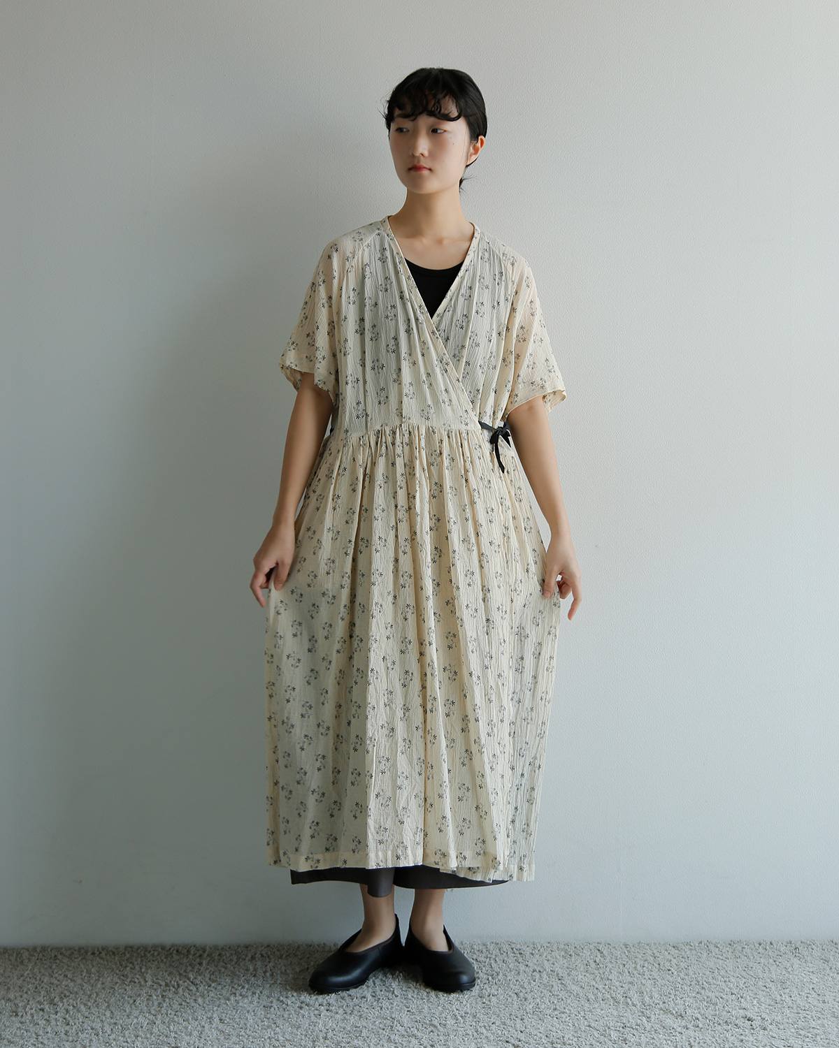 TOUJOURS(�g�D�W���[)�t�@�C���R�b�g���K�[�[ �s�O�����g�t���[�����v�����g �h���X �gHalf Sleeve Pleated Cache-coeur Dress�h tm44ld05