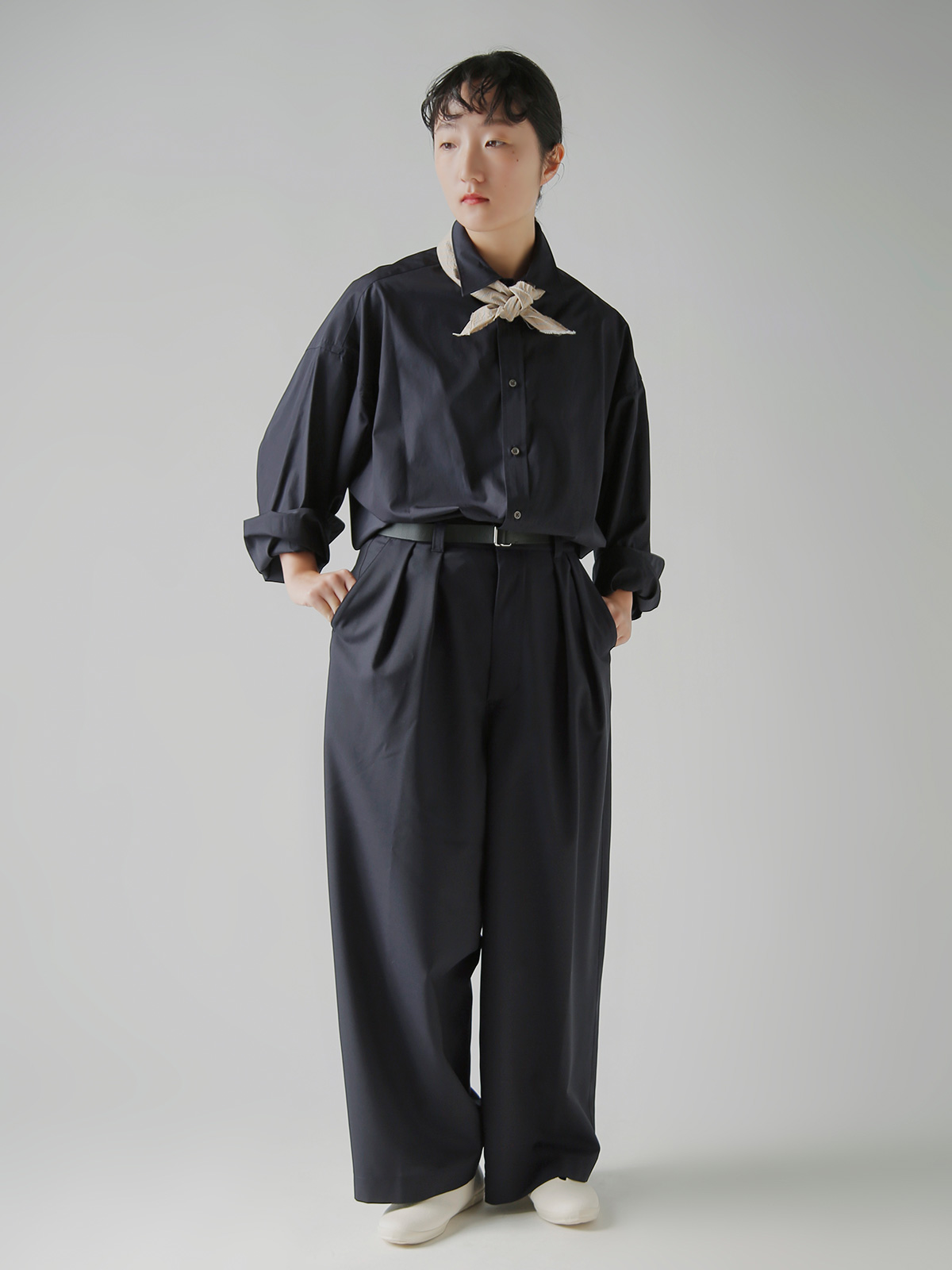 TOUJOURS(�g�D�W���[)SUPER120s�g���s�J���E�[�� �p���c �g2 In-pleat Baggy Pants�h ym44ap03