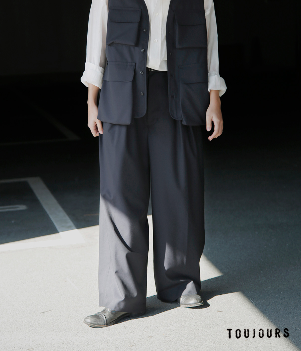 TOUJOURS(�g�D�W���[)SUPER120s�g���s�J���E�[�� �p���c �g2 In-pleat Baggy Pants�h ym44ap03