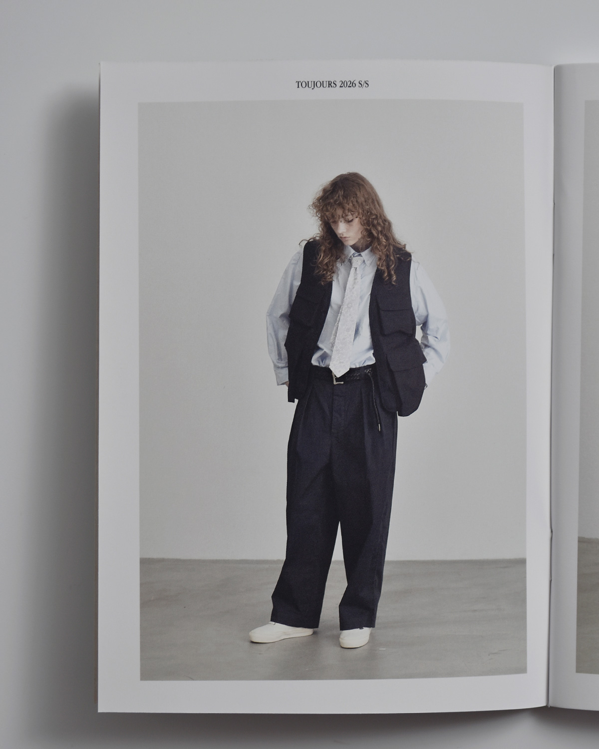 TOUJOURS(�g�D�W���[)SUPER120s�g���s�J���E�[�� �p���c �g2 In-pleat Baggy Pants�h ym44ap03